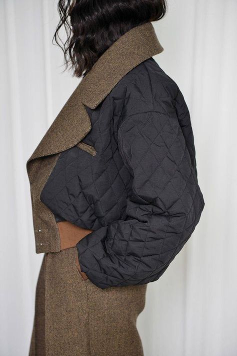 Winter Fashion Outfits Jackets, Oversized Cropped Jacket, The Row Style, Chic Street Wear, Quilted Jacket Outfit, Puffer Outfit, Jacket Silhouette, Oversize Jacket, Jacket Outfit Women