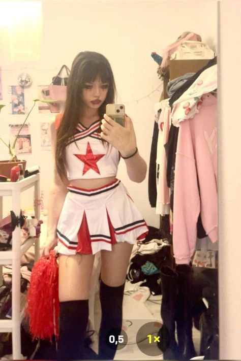 Cheerleader Outfit Ideas, Emo Cheerleader, Halloween Cheerleader, Denim Mini Skirt Outfit, Cheerleader Halloween Costume, Douyin Fashion, Cheerleader Outfit, Cheerleader Costume, Cheer Outfits