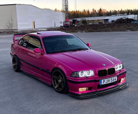 Bmw E36 Tuning, 2000s Cars, 2000 Cars, Pink Bmw, B13 Nissan, Serie Bmw, Мотоциклы Cafe Racers, Dream Cars Bmw, Combi Volkswagen