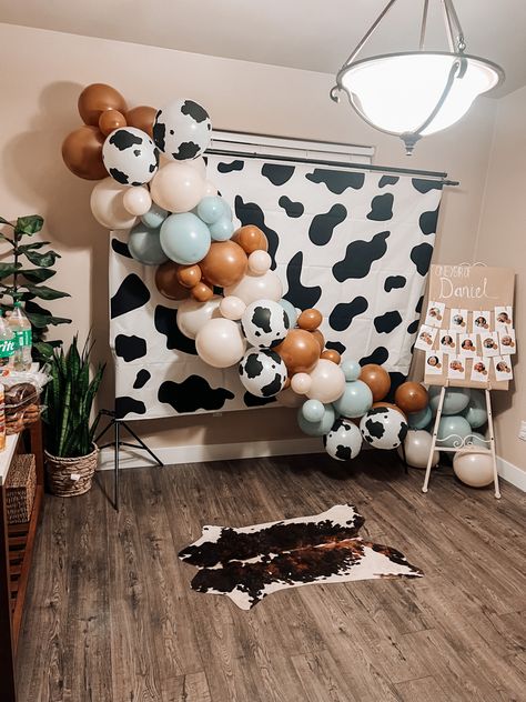 Cow Print Bridal Shower Decor, Cow Backdrop Ideas, Cow Birthday Decor, Cow Print And Sunflowers Party, Holy Cow Bridal Shower Theme, Holy Cow Shes Getting Married, Cow Print Birthday Decorations, Cow Print Sweet 16 Party Ideas, Cow Print Birthday Ideas