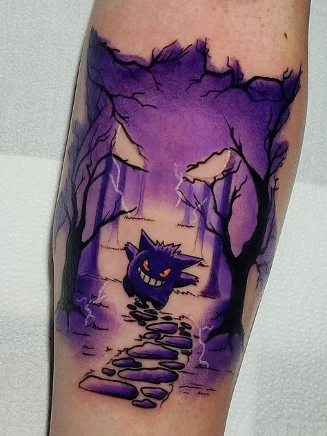 Tattoo On Dark Skin, Gengar Tattoo, Pokemon Sleeves, Pikachu Tattoo, Nerdy Tattoos, Tattoo Zeichnungen, Geek Tattoo, Pokemon Tattoo, Spooky Tattoos