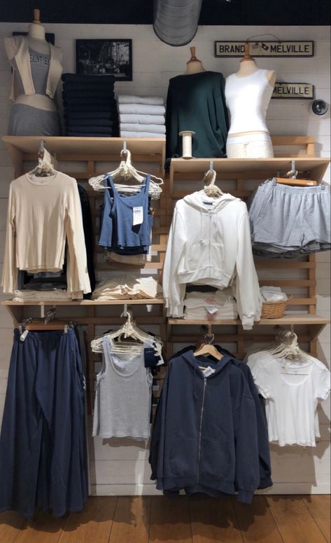 Closet Of Clothes Aesthetic, New Clothes Aesthetic Shopping, Bloxburg Brandy Melville, Primark Outfit 2023, Brandy Melville Store Aesthetic, Brady Melville Outfits, Clothes Shop Aesthetic, Clothing Shop Aesthetic, New Wardrobe Aesthetic