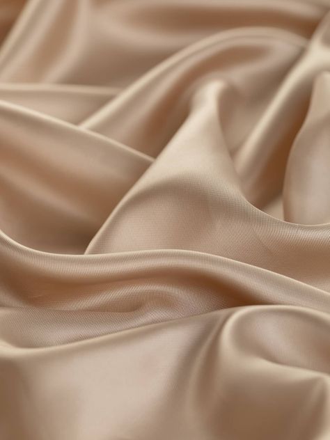 Warm beige twill lining fabric with peachy undertones, 140cm wide. This light fabric, made from 80% viscose and 20% acetate, features a superfine solid twill weave and a semi-shiny satin-like finish. Its soft, silky, and smooth texture, along with its drapey and cool feel, makes it ideal for lining jackets, skirts, dresses, and bags, adding a touch of sophistication to corporate and occasion wear. Beige Color Dress, Silk Aesthetic, Beige Colour Palette, Dresses Coats, Colour Samples, Smart Fashion, Champagne Colour, Classic Tailoring, Ivory Colour