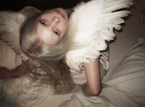 Angel Girl, Angel Aesthetic, White Angel, White Swan, Baby Angel, Fallen Angel, The Villain, New Girl, Lana Del Rey