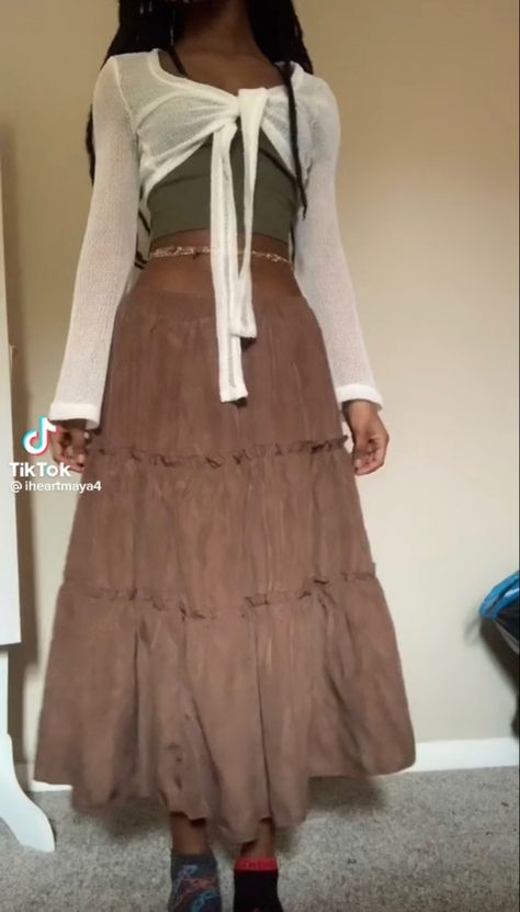 Long Brown Skirts Outfits, Skirt Outfits Earthy, Brown Skirt Long Outfit, Long Skirt As Dress, Princess Tiana Aesthetic Outfit, How To Style A Long Brown Skirt, Flowy Earthy Outfits, Flowy Feminine Style, Brown Flowy Skirt Outfit