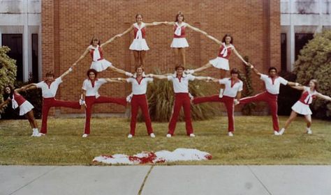 Human Pyramid Formation, Cheer Pyramids, Cheerleading Tips, Nba Cheerleaders, First Football Game, Cheer Team Pictures, Lamar University, Allstar Cheerleading, Cheerleading Stunt