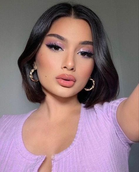 In this guide, you can re-create aesthetic e girl makeup looks from Tik Tok easily. This includes goth, grunge, and soft looks.  #egirl #egirlmakeup #makeup #eyeshadow Mekap Mata, Makeup Tip, Birthday Makeup, Purple Makeup, Smink Inspiration, Makeup Eye Looks, Grunge Hair, Gorgeous Makeup, Glam Makeup