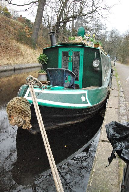 Canal Boat Exterior, Canal Boat Interior, Barge Boat, Canal Barge, Houseboat Living, Dutch Barge, Model Boat Plans, Boat Living, Narrow Boats