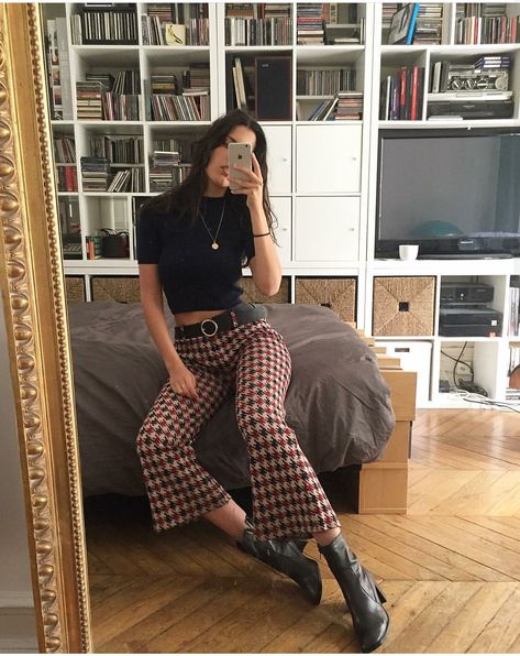 ˗ˏˋ I s a b e l l a ˊˎ˗ Retro Mode, School Looks, Moda Vintage, Mode Inspo, Plaid Pants, Inspiration Mode, Mode Vintage, Looks Style, Mode Inspiration