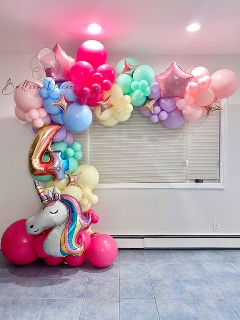 Unicorn balloon garland for a birthday girl decor!🦄🎈 birthday decor ideas! Unicorn Balloon Ideas, Unicorn Balloon Garland, Backdrop Stands, Unicorn Balloon, Garland Backdrops, Balloon Decor, Girl Decor, 4th Birthday Parties, Unicorn Party