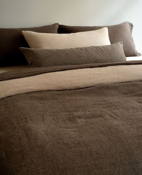 Say hello to Harper in a fresh autumnal hue—designed to bring warmth, seasonal vibes to your space.🍂 #cozyup #bedspread #bedcover #linenbedding #linenbedspread #layerup #bedding #linen #fallvibes #bedroom #bedroominspo #bedroomgoals #bedroomstyle #bedroominterior #bedroomfurniture #homedecor #homeinterior #naturalhome #naturalliving #farmhouseliving #cottagecoreaesthetic #relaxmood #fall #fallpalette #browninterior #interior Bedding Linen, Linen Bedspread, Fall Palette, Cottage Core Aesthetic, Brown Interior, Bedroom Goals, Linen Duvet, Natural Home, Farmhouse Living