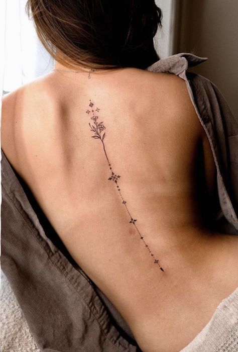 Flower Spine Tattoos, Back Of Neck Tattoo, Small Pretty Tattoos, Petite Tattoos, Spine Tattoos For Women, Spine Tattoo, Back Tattoo Women, Discreet Tattoos, Spine Tattoos