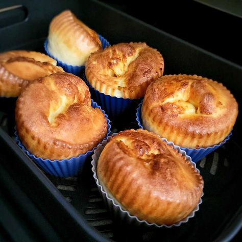 Air Fryer Yorkshire Pudding Daily Yum, Actifry Recipes, Savory Baking, Air Fryer Recipes Dessert, New Air Fryer Recipes, Yorkshire Pudding Recipes, Air Fryer Recipes Snacks, Yorkshire Puddings, Air Fryer Oven Recipes