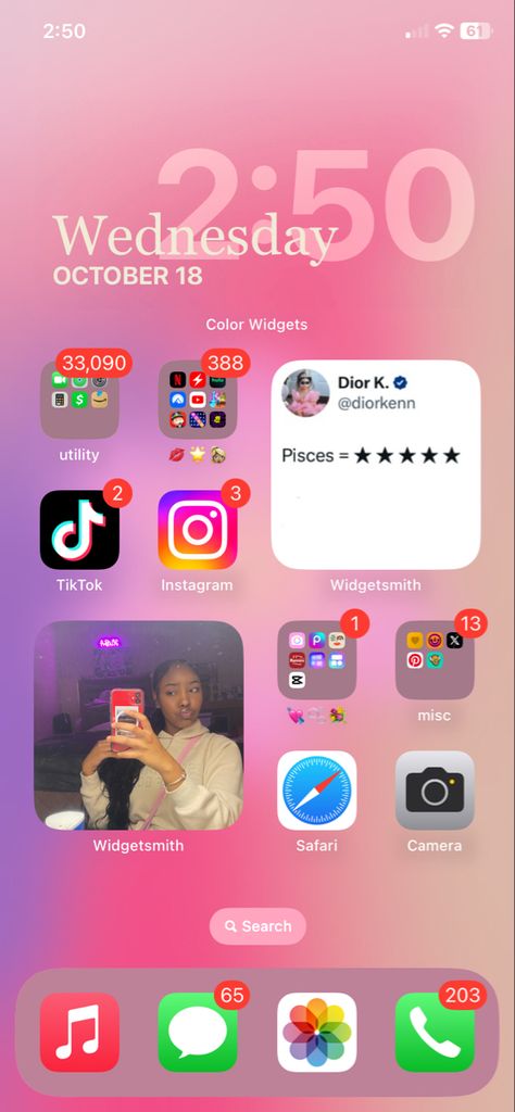 Ios Customization Ideas, Iphone 12 Wallpaper Layout, Iphone Ios 17 Layout, Cute Iphone Setup Homescreen, Iphone 12 Home Screen Ideas, What’s On My Iphone Layout, Cute Ios Layout, Ios 17 Wallpaper Ideas, Iphone Layout Basic