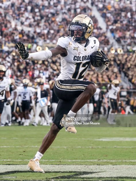 Cornerback Travis Hunter of the Colorado Buffaloes hits the Heisman... News Photo - Getty Images Travis Hunter Colorado, Travis Hunter Wallpaper, Gridiron Gang, Travis Hunter, Cool Football Pictures, Colorado Buffaloes Football, Football Drip, Ucf Knights, Colorado Buffaloes