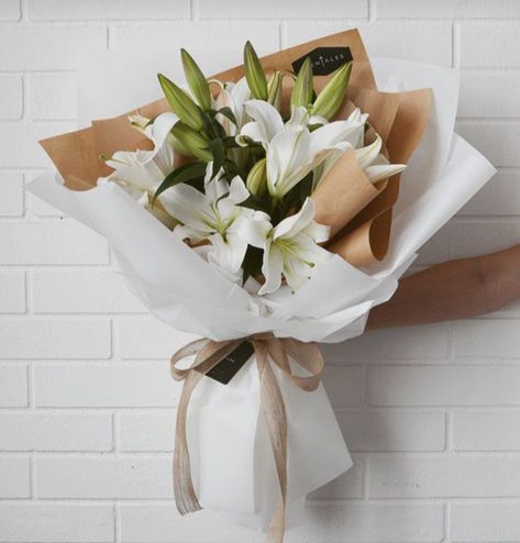 White Lily Bouquet, Lilies Bouquet, Ribbon Flowers Bouquet, Diy Bouquet Wrap, Luxury Flower Bouquets, Lilly Flower, Flower Bouquet Diy, Lily Bouquet, Love Lily