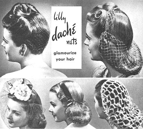 28 Pictures of Vintage Hair Snoods (that will make you want to wear a snood tomorrow) - Bobby Pin Blog / Vintage hair and makeup tips and tutorials Hat Ads, Cabelo Pin Up, 1940s Hair, Idda Van Munster, Forties Fashion, Retro Updo, Vintage Hairstyle, Historical Hairstyles, 1940s Looks