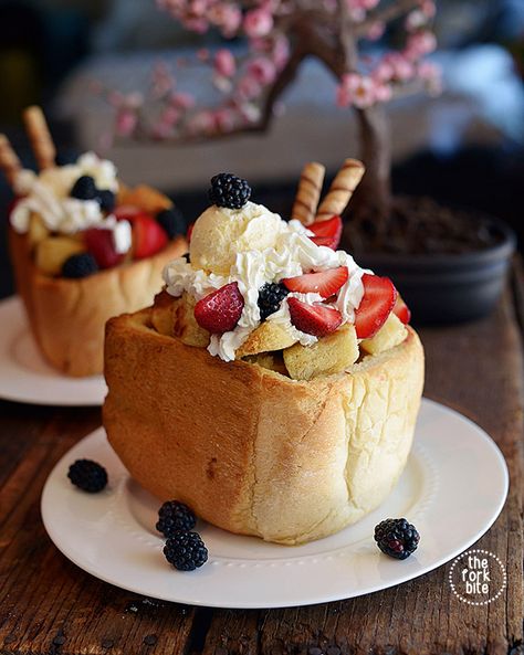 Shibuya Honey Toast Recipe Honey Toast Recipe, Brick Toast, Oyster Recipes, Honey Toast, Homemade Sushi, Gourmet Desserts, Light Desserts, Creative Desserts, Japanese Dessert