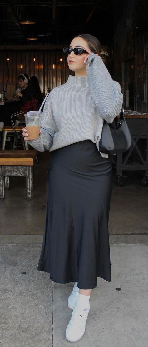 Modest Style Aesthetic, Skirts Women Outfits, Modest Silk Skirt Outfit, Modesty Plus Size, Midsize Fashion Classy, Paris Outfit Plus Size, Winter Spring Outfits 2024 Plus Size, Modest First Date Outfit, Modest Fashion Mid Size