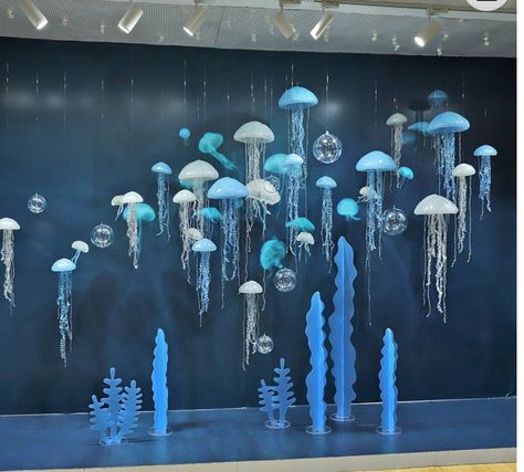 Ocean Theme Party Decorations, Summer Window Display, Scuba Vbs, Summer Pendant, Under The Sea Decorations, Showroom Decor, Ocean Theme Party, Lobby Decor, Decoration Vitrine