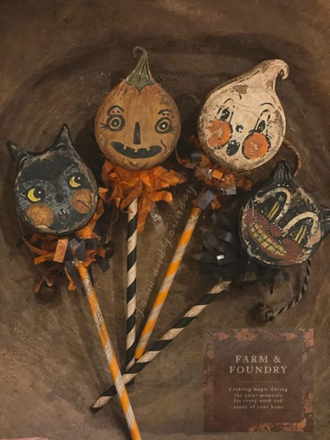 Folk Art Halloween, Halloween History, Artist Collaboration, Halloween Folk Art, Johanna Parker, Shake Shake, Halloween Crafts Decorations, Primitive Halloween, Halloween Goodies