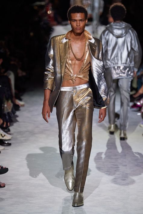 Men’s Couture Suits, Mens Catwalk Fashion, Mens Burlesque Outfit, Doja Concert, Tom Ford Menswear, Leather Fashion Men, Men Moda, Silver Outfits, Satin Suit