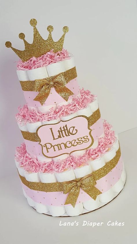 Baby Announcement Cake, Princess Diaper Cakes, Décoration Baby Shower, Girl Baby Shower Centerpieces, Baby Shower Diaper Cake, Baby Diaper Cake, Diy Bebe, Tiered Cake, Girl Baby Shower Decorations