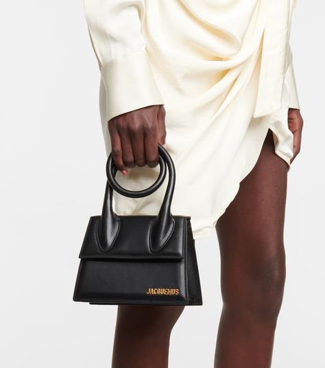 Jacquemus Le Chiquito Moyen, Le Chiquito Moyen, Jacquemus Le Chiquito, Black Leather Top, Womens Designer Bags, Designer Purses, Famous Designers, Accessories Bags Purses, Iconic Design