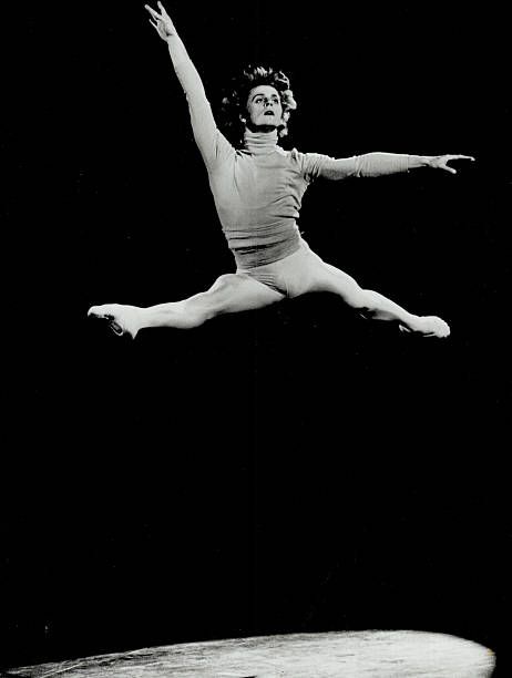 Mikhail Baryshnikov, Ballet Boys, Rudolf Nureyev, Vintage Ballet, Male Ballet Dancers, Jitterbug, American Ballet Theatre, Russian Ballet, Ballet Theater