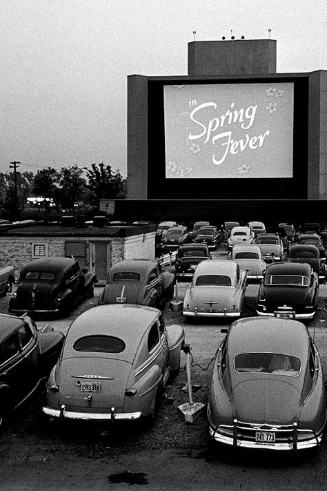 Drive In Movie Theater, Black And White Photo Wall, Black And White Picture Wall, Fotografi Vintage, Drive In Theater, Drive In Movie, Picture Collage Wall, Spring Fever, Photo Wall Collage