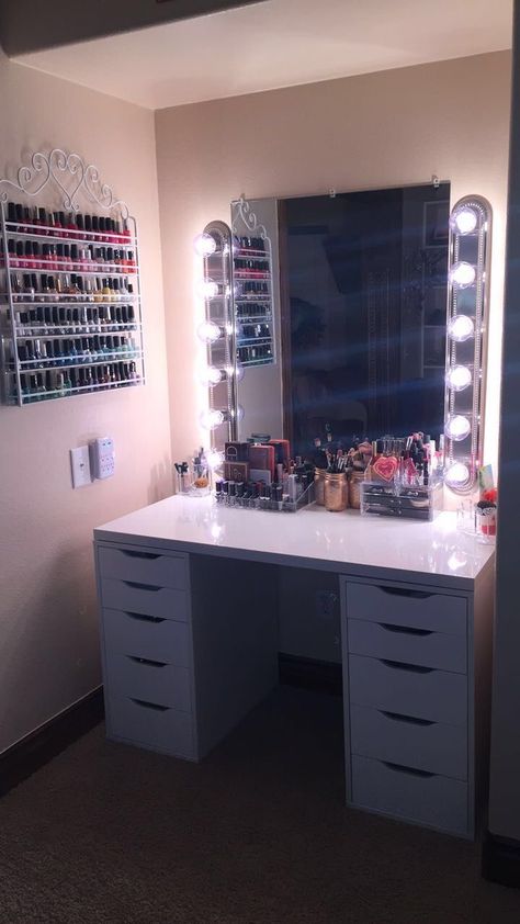 Makeup Vanity With Drawers, Vanity With Lights, Amazon Makeup, Diy Vanity Mirror, Zimmer Diy, Vanity Mirror With Lights, Diy Vanity, Vanity Room, Glam Room