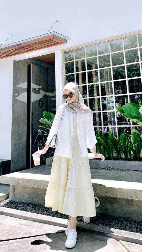 Bali Outfit Ideas Hijab, Hijab Look, Modern Hijab Fashion, Hijabi Fashion Casual, Fashion Top Outfits, Ootd Dress, Hijab Ootd, Casual Hijab Outfit, Hijabi Outfits Casual