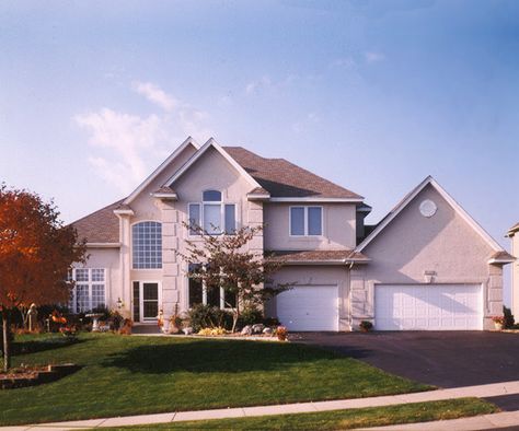 An infestation of mold -- which led to the removal of all windows, stucco, sheeting, and insulation -- created an exciting opportunity for the owners of this mid-1990s home: a chance to transform their plain, contemporary exterior. 90s House Remodel, Exterior Remodel Before And After, Exterior Home Makeover, Renovation Exterior, 90s House, 1990 Style, Exterior House Renovation, Ranch House Exterior, Exterior House Remodel