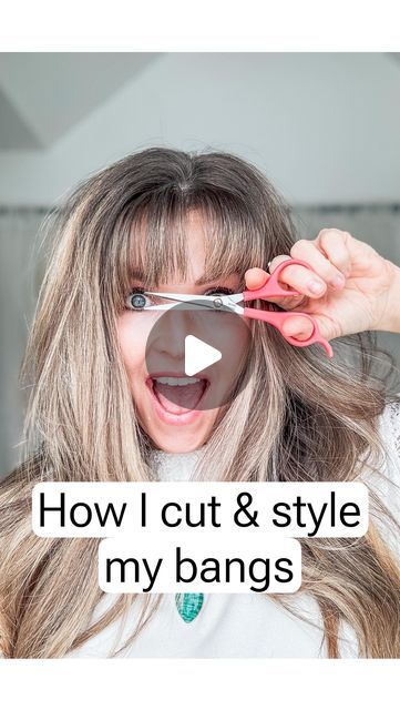 Mel~ 𝐻𝒶𝒾𝓇𝓈𝓉𝓎𝓁𝑒𝓈 & 𝑀𝒶𝓀𝑒𝓊𝓅 on Instagram: "🖤I get asked all the time how I cut and style my bangs. So I figured I would create a tutorial combing those requests😉 Enjoy!!   #bangs #hairlooks #hairtutorial #hairvideos #hairvideotutorial #hairvideoshow #hairshow #hairfashion #hairtransformation #hairtips #hairtips101 #hairtipsdaily #hairtricks #hairtipsandtricks #hairideas #hairtrends #hairstylistlife #hairstylist #hairdresser #hairdressermagic #hairmodel #hairinfluencer #hairtipsdaily🤩🤩🤩🤩" How To Style Shorter Curtain Bangs, Blend Bangs Into Hair, How To Style Medium Hair With Bangs, How To Train Your Hair For Bangs, Blend Bangs Into Long Hair, Cut My Own Bangs, Blowdry Bangs, How To Wear Bangs, Wig Hairstyles With Bangs