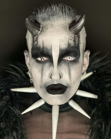 Demon Makeup Men, Demon Make Up, Priest Halloween, Horror Drag, Masc Makeup, Black Swan Makeup, Black And Red Makeup, Demon Makeup, Makeup Collage