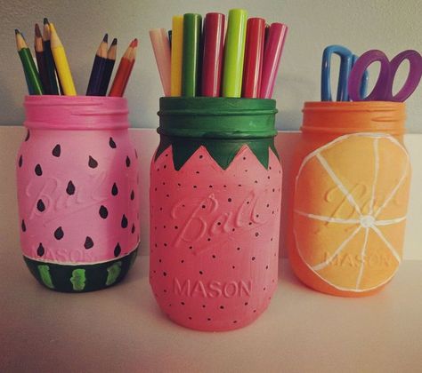 Mason Jars Painting, Cute Jar Painting Ideas, Jar Art Paint, Mason Jar Decorating Ideas, Jar Painting Ideas, Glass Jar Art, Mason Jar Painting Ideas, Designs For Painting, Jar Painting