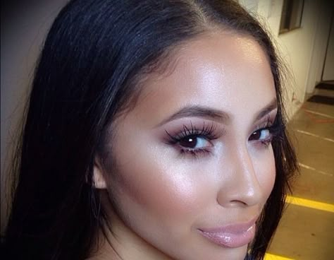 luxurious-x-perfection: http://luxurious-x-perfection.tumblr.com/ Glowy Makeup, Makeup Obsession, Kiss Makeup, Flawless Makeup, Gorgeous Makeup, Pretty Makeup, Beautiful Makeup, Makeup Art, Beauty Make Up