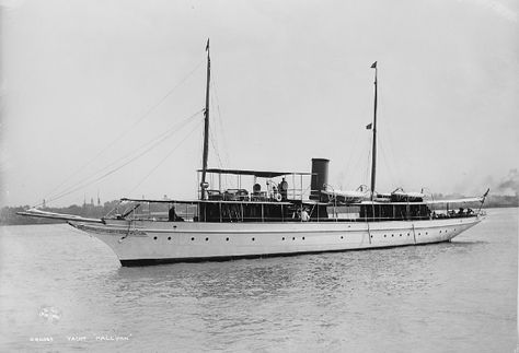 Steam yacht "Halcyon", c.1898. Steam Yacht, Steam Ship, Big Yachts, Classic Sailboat, Boat Ideas, Classic Yachts, Beyond The Sea, Vintage Aesthetics, Gilded Age