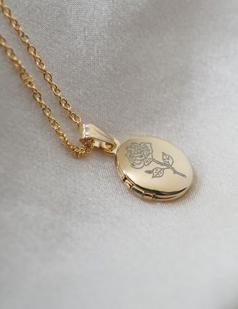 Rose Locket, Drawn Rose, Gold Locket Necklace, Star Necklace Gold, Star Charm Necklace, Oval Locket, Gold Locket, Dainty Gold Necklace, Dope Jewelry