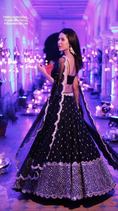 Evening Lehenga, Cocktail Wedding Reception, Cocktail Wedding, Lehenga Designs, Indian Fashion Dresses, Indian Clothes, Fabric Silk, Indian Designer, Wedding Outfits