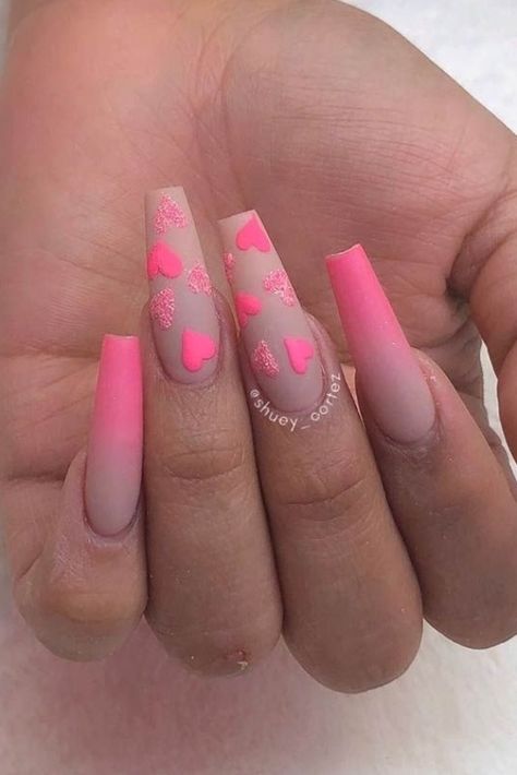 Nail Art Noel, Heart Nail Designs, Manicure Nail Designs, Pink Ombre Nails, Ombre Acrylic Nails, Nail Designs Valentines, Pink Nail Designs, Pink Acrylic Nails, Heart Nails