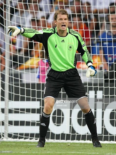 Jens Lehmann Jens Lehmann, Soccer Goalie, Football Legends, Sports Photography, Best Player, Football Soccer, Football Shirts, Football Players, Arsenal