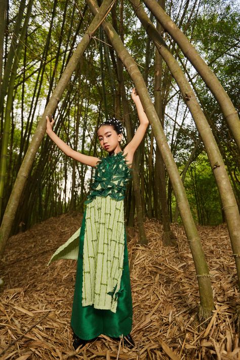 Bamboo Photoshoot, Inspi Photo, Photoshoot Pose, Photoshoot Poses, Quick Saves