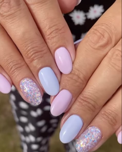 Nails For Gender Reveal Party, White Gender Reveal Nails, Gender Reveal Dip Nails, Gender Reveal Gel Nails, Gender Reveal Manicure, Water Gender Reveal Ideas, Nails Gender Reveal Cute Ideas, Gender Revel Nail Ideas, Flower Gender Reveal Ideas