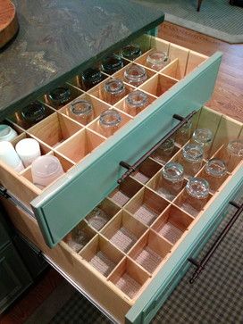 Kitchen Drawer For Glasses, Glassware Drawer Storage, Wine Glass Drawer Storage, Glassware Storage Ideas, Kitchen Wine Glass Storage, Mountain Home Design, Deep Cabinet, Inside Kitchen Cabinets, Bourbon Room