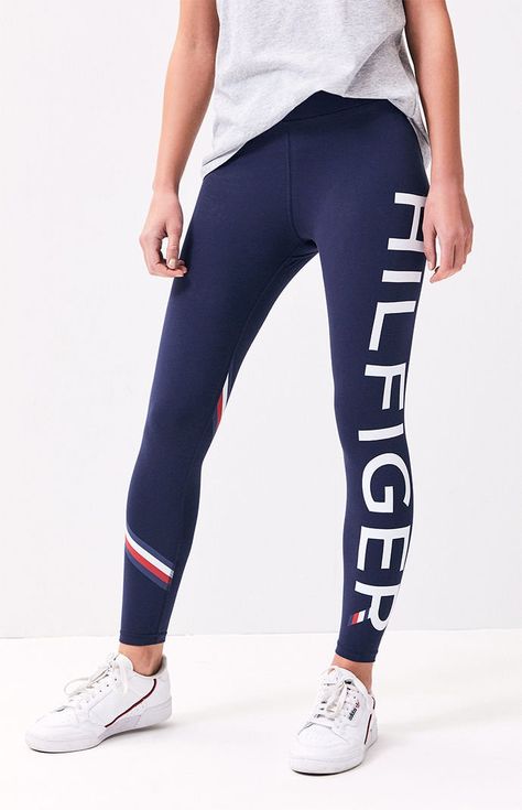 Tenis Gucci, Tommy Hilfiger Joggers, Classic Lounge, Sweatpants Outfit, Sport Outfit Woman, Comfy Leggings, All Jeans, Tommy Hilfiger Outfit, Sport Style