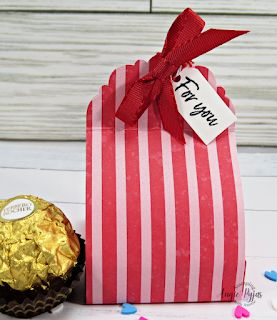 Ferrero Rocher Treat Holder, Ferrero Rocher Box Diy, Ferrero Rocher Box, Treat Boxes Diy, Youtube Party, Lindt Truffles, Easy Treat, Mini Milk, Diy Treats