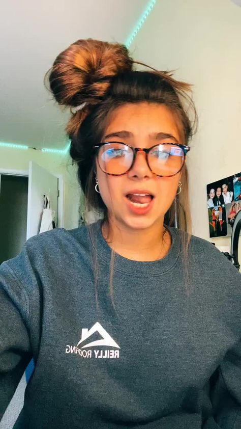 Messy Bun With Glasses Aesthetic, Messy Bun Glasses Aesthetic, Messy Bun And Glasses Aesthetic, Cute Girls With Glasses Aesthetic, Messy Hair And Glasses, Glasses And Messy Bun, Glasses Aesthetic Girl, Brunette With Glasses, Twenties Aesthetic