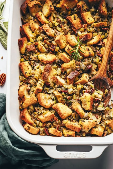 Gluten Free Stuffing Recipes, Holiday Stuffing, Vegan Stuffing, Classic Stuffing, Vegan Green Bean Casserole, Gluten Free Stuffing, Vegan Mashed Potatoes, Vegan Thanksgiving Recipes, Minimalist Baker