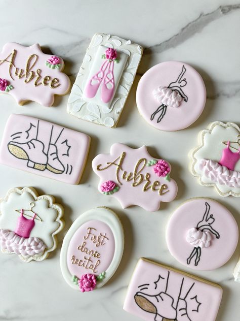 Dance Decorated Cookies, Dance Cookies Decorated, Dance Cookies, Icing Ideas, Royal Iced Cookies, High School Dance, Dance Recital, Cookie Inspiration, Iced Cookies